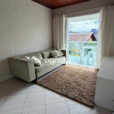 Casa com 222m², 9 quartos (sendo 1 suíte), 4 garagens, no bairro Canasvieiras em Florianópolis