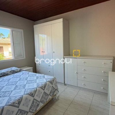 Casa com 222m², 9 quartos (sendo 1 suíte), 4 garagens, no bairro Canasvieiras em Florianópolis