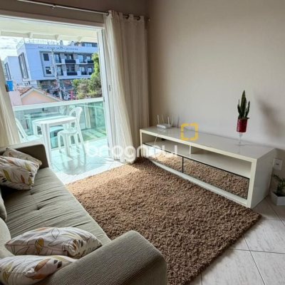 Casa com 222m², 9 quartos (sendo 1 suíte), 4 garagens, no bairro Canasvieiras em Florianópolis