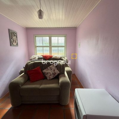 Casa com 222m², 9 quartos (sendo 1 suíte), 4 garagens, no bairro Canasvieiras em Florianópolis