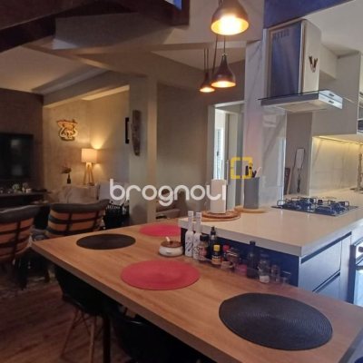 Casa de Condomínio com 148m², 2 quartos (sendo 1 suíte), 2 garagens, no bairro Santo Antônio de Lisboa em Florianópolis