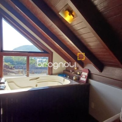 Casa de Condomínio com 148m², 2 quartos (sendo 1 suíte), 2 garagens, no bairro Santo Antônio de Lisboa em Florianópolis