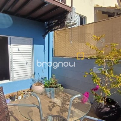 Casa de Condomínio com 148m², 2 quartos (sendo 1 suíte), 2 garagens, no bairro Santo Antônio de Lisboa em Florianópolis