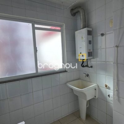 Apartamento com 71m², 2 quartos (sendo 1 suíte), 1 garagem, no bairro Trindade em Florianópolis