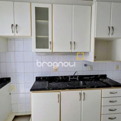 Apartamento com 71m², 2 quartos (sendo 1 suíte), 1 garagem, no bairro Trindade em Florianópolis