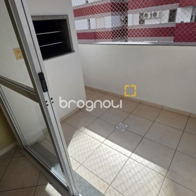 Apartamento com 71m², 2 quartos (sendo 1 suíte), 1 garagem, no bairro Trindade em Florianópolis