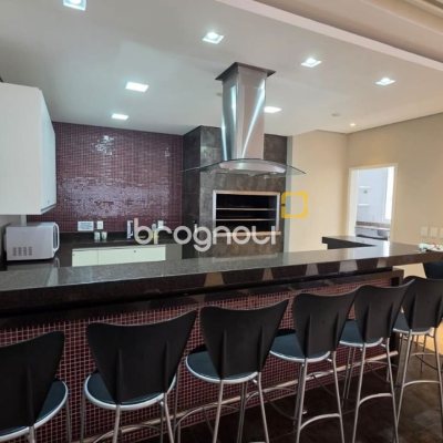 Apartamento com 71m², 2 quartos (sendo 1 suíte), 1 garagem, no bairro Trindade em Florianópolis