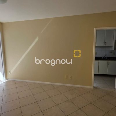 Apartamento com 71m², 2 quartos (sendo 1 suíte), 1 garagem, no bairro Trindade em Florianópolis