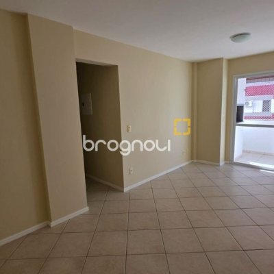 Apartamento com 71m², 2 quartos (sendo 1 suíte), 1 garagem, no bairro Trindade em Florianópolis