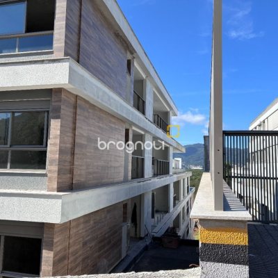 Apartamento com 76m², 2 quartos (sendo 1 suíte), 1 garagem, no bairro Cacupé em Florianópolis