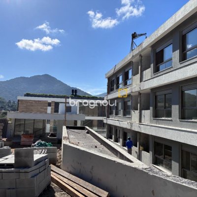 Apartamento com 76m², 2 quartos (sendo 1 suíte), 1 garagem, no bairro Cacupé em Florianópolis