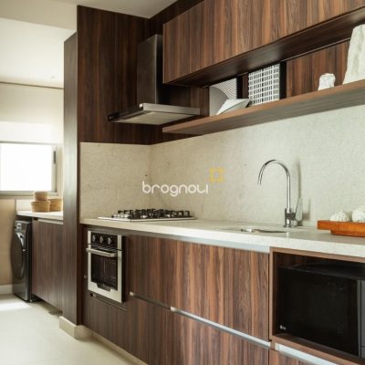 Apartamento com 76m², 2 quartos (sendo 1 suíte), 1 garagem, no bairro Cacupé em Florianópolis