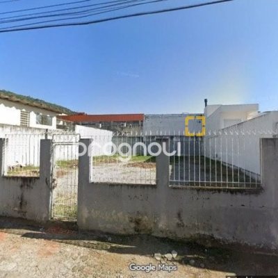 Terreno com 396m², no bairro Trindade em Florianópolis
