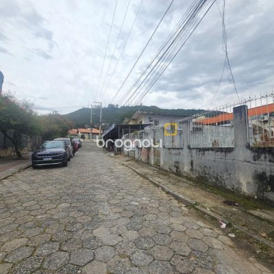 Terreno com 396m², no bairro Trindade em Florianópolis