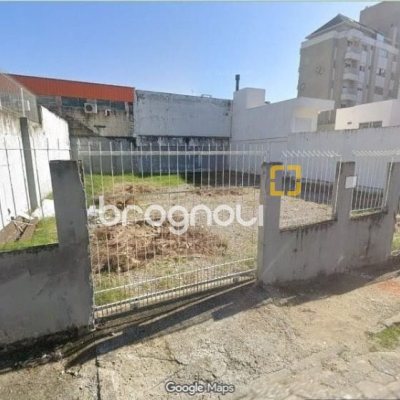 Terreno com 396m², no bairro Trindade em Florianópolis