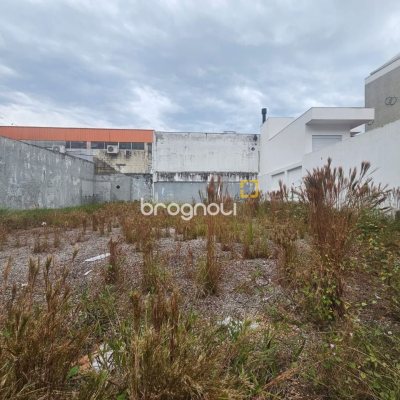 Terreno com 396m², no bairro Trindade em Florianópolis