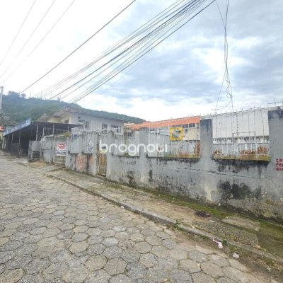 Terreno com 396m², no bairro Trindade em Florianópolis