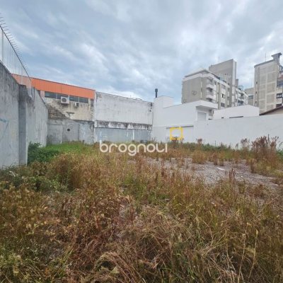 Terreno com 396m², no bairro Trindade em Florianópolis