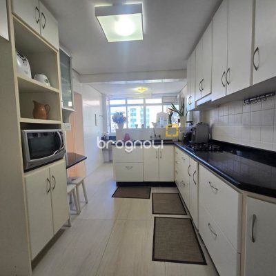 Apartamento com 125m², 3 quartos (sendo 1 suíte), 1 garagem, no bairro Centro em Florianópolis