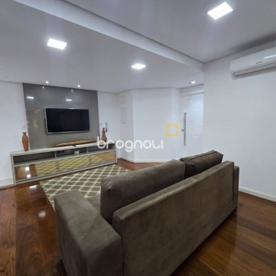 Apartamento com 125m², 3 quartos (sendo 1 suíte), 1 garagem, no bairro Centro em Florianópolis