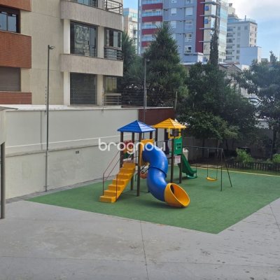 Apartamento com 125m², 3 quartos (sendo 1 suíte), 1 garagem, no bairro Centro em Florianópolis