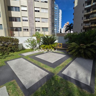 Apartamento com 125m², 3 quartos (sendo 1 suíte), 1 garagem, no bairro Centro em Florianópolis