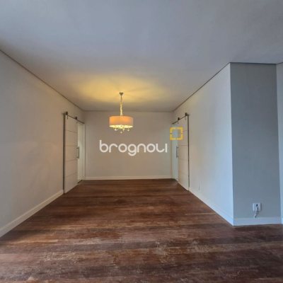 Apartamento com 125m², 3 quartos (sendo 1 suíte), 1 garagem, no bairro Centro em Florianópolis