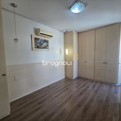 Apartamento com 125m², 3 quartos (sendo 1 suíte), 1 garagem, no bairro Centro em Florianópolis