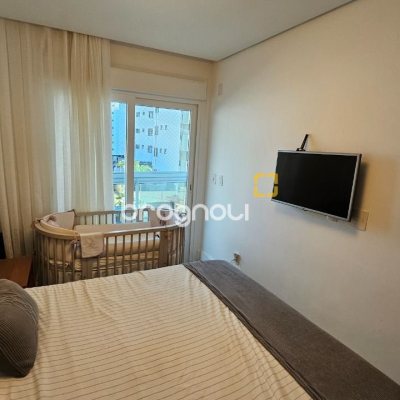 Apartamento com 129m², 3 quartos (sendo 2 suítes), 2 garagens, no bairro Beira Mar Norte em Florianópolis
