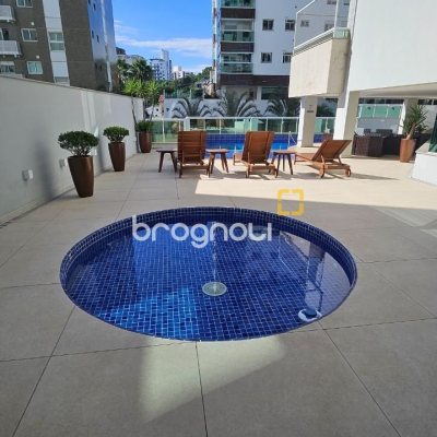 Apartamento com 129m², 3 quartos (sendo 2 suítes), 2 garagens, no bairro Beira Mar Norte em Florianópolis