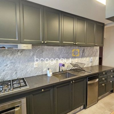 Apartamento com 129m², 3 quartos (sendo 2 suítes), 2 garagens, no bairro Beira Mar Norte em Florianópolis
