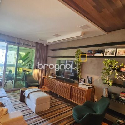 Apartamento com 129m², 3 quartos (sendo 2 suítes), 2 garagens, no bairro Beira Mar Norte em Florianópolis