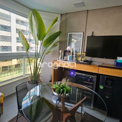 Apartamento com 129m², 3 quartos (sendo 2 suítes), 2 garagens, no bairro Beira Mar Norte em Florianópolis