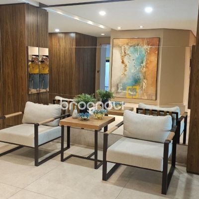 Apartamento com 129m², 3 quartos (sendo 2 suítes), 2 garagens, no bairro Beira Mar Norte em Florianópolis