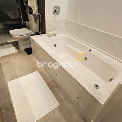 Apartamento com 129m², 3 quartos (sendo 2 suítes), 2 garagens, no bairro Beira Mar Norte em Florianópolis