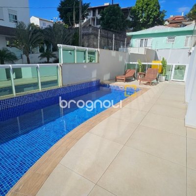 Apartamento com 129m², 3 quartos (sendo 2 suítes), 2 garagens, no bairro Beira Mar Norte em Florianópolis