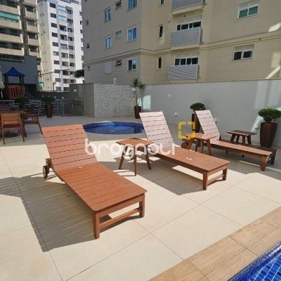 Apartamento com 129m², 3 quartos (sendo 2 suítes), 2 garagens, no bairro Beira Mar Norte em Florianópolis