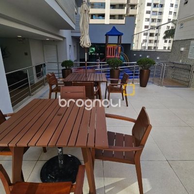 Apartamento com 129m², 3 quartos (sendo 2 suítes), 2 garagens, no bairro Beira Mar Norte em Florianópolis