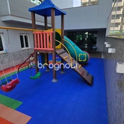 Apartamento com 129m², 3 quartos (sendo 2 suítes), 2 garagens, no bairro Beira Mar Norte em Florianópolis