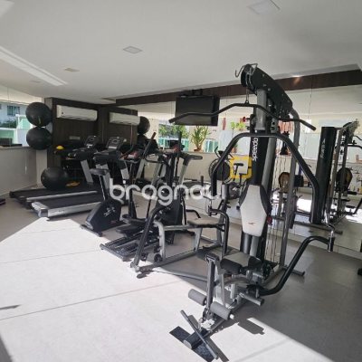 Apartamento com 129m², 3 quartos (sendo 2 suítes), 2 garagens, no bairro Beira Mar Norte em Florianópolis
