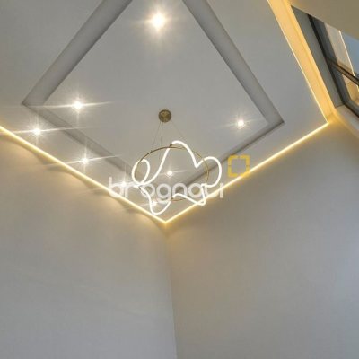 Casa com 175m², 3 quartos (sendo 3 suítes), 2 garagens, no bairro Carianos em Florianópolis