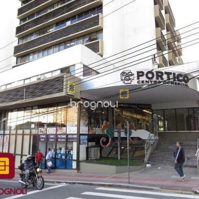 Sala com 24m², 1 garagem, no bairro Centro em Florianópolis