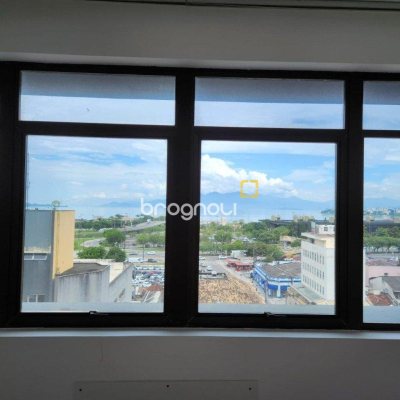 Sala com 24m², 1 garagem, no bairro Centro em Florianópolis