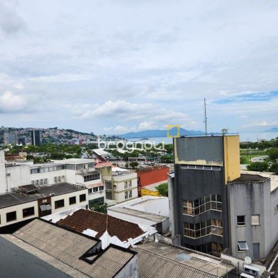 Sala com 24m², 1 garagem, no bairro Centro em Florianópolis