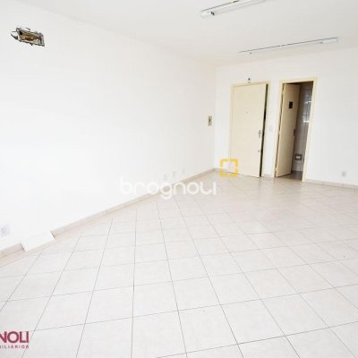 Sala com 24m², 1 garagem, no bairro Centro em Florianópolis