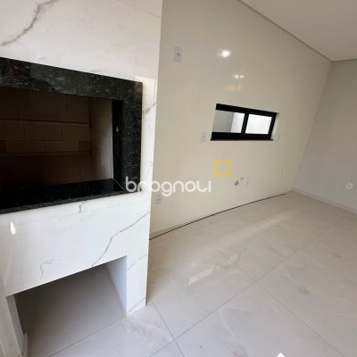 Casa com 124m², 4 quartos (sendo 2 suítes), 2 garagens, no bairro São João do Rio Vermelho em Florianópolis