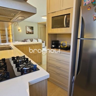 Apartamento com 84m², 2 quartos (sendo 1 suíte), 1 garagem, no bairro Jurerê em Florianópolis