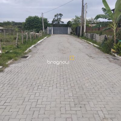 Terreno com 364m², no bairro São João do Rio Vermelho em Florianópolis