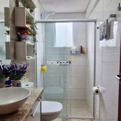 Apartamento com 84m², 2 quartos (sendo 1 suíte), 1 garagem, no bairro Ingleses em Florianópolis