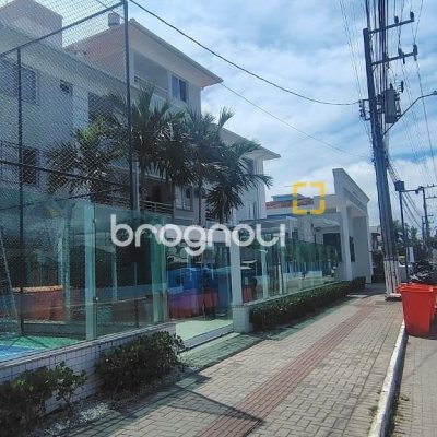 Apartamento com 68m², 2 quartos (sendo 1 suíte), 1 garagem, no bairro Canasvieiras em Florianópolis